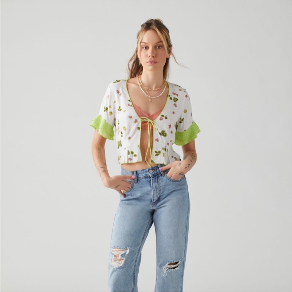 Strawberry theme ! Urban Outfitters Nene Printed Tie Front Blouse